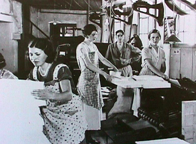 Triage, comptage et mise au format du papier en feuilles ( 1944 )